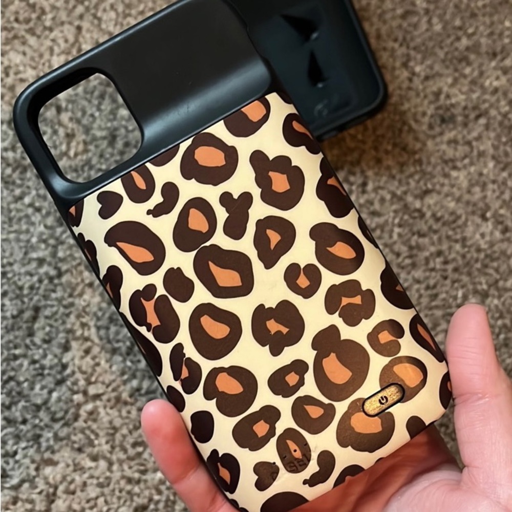 iPhone 11 cheetah print charging case and loopy case